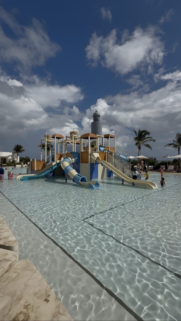 Piscina Infantil no AVA Resort