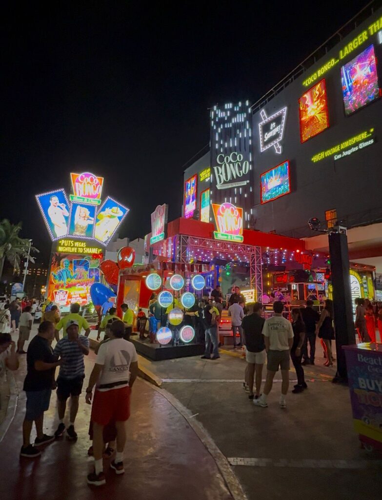 Como é Coco Bongo Cancún