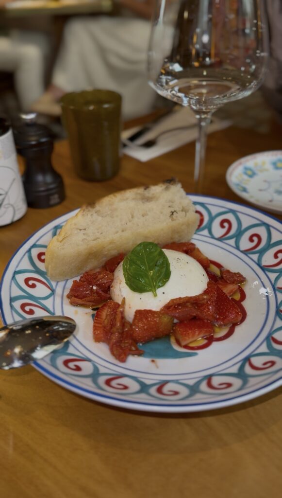 Burrata com Morangos e Tomate do Mata Città