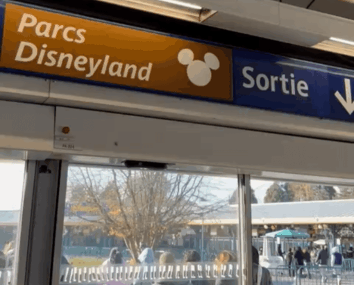 Estação de trem RER A Marne-la-Vallée Chessy, acesso principal à Disneyland Paris de transporte público